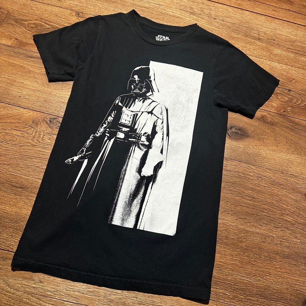 Star Wars Fifth Sun Black Darth Vader Graphic T-Shirt Mens Small